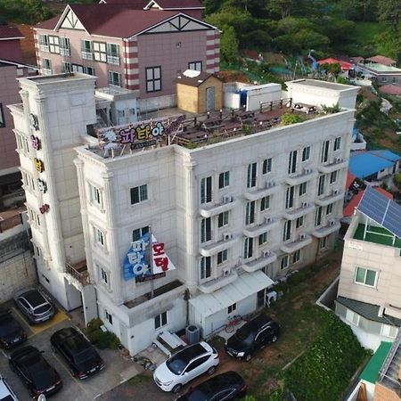 Pataya Motel Geoje Zewnętrze zdjęcie